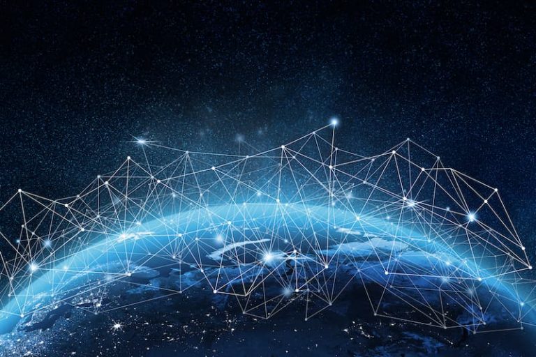 Cloud connectivity: Red global que une tecnologías y datos para una conexión sin fronteras en la era digital.