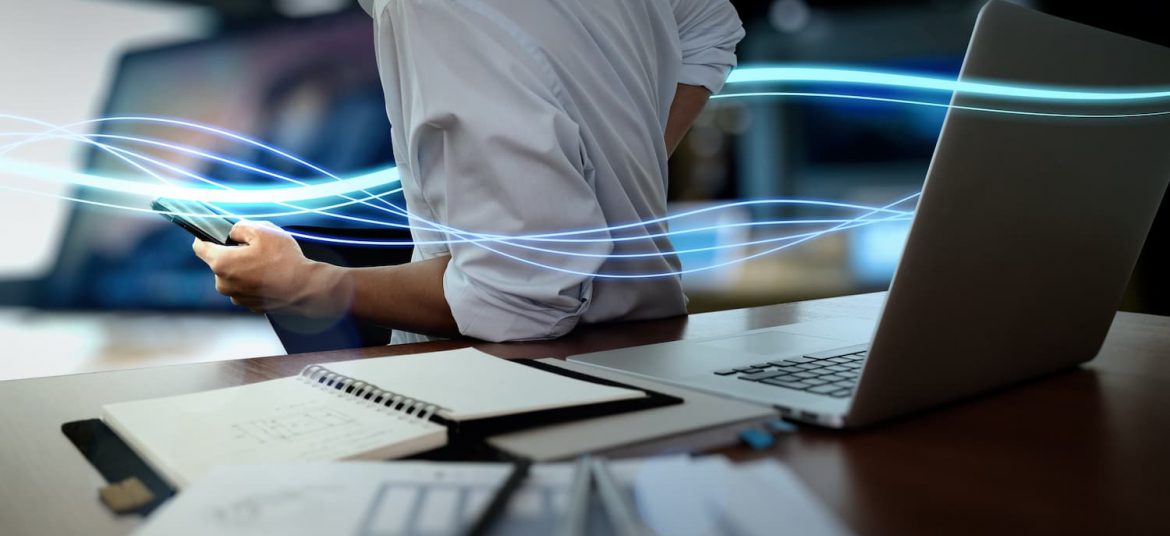 Internet sobre fibra óptica: ventajas para tu negocio