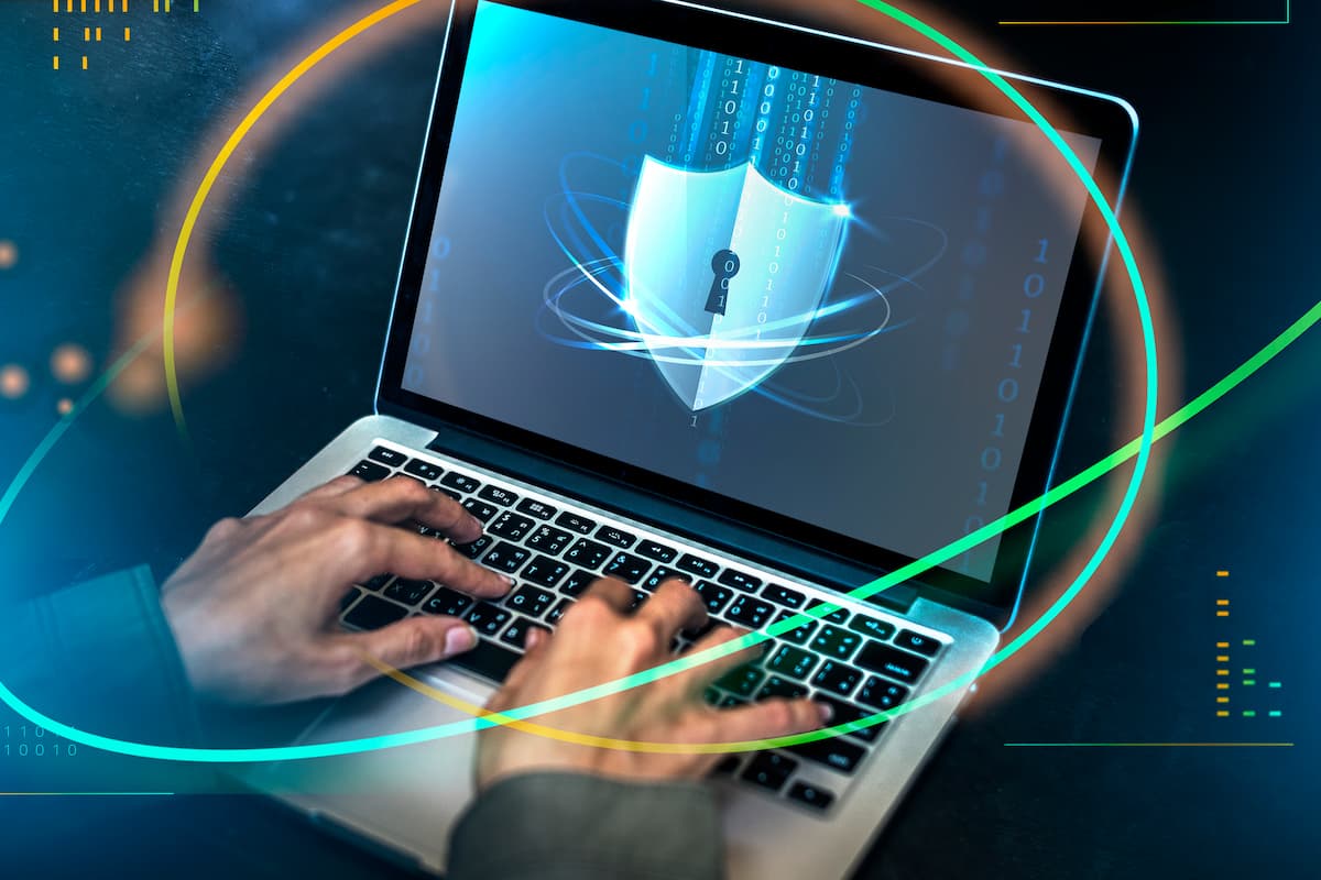 Gráfico que ilustra estrategias para proteger datos contra ataques cibernéticos, enfocado en la prevención de DDoS.